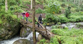 Step away from the ordinary and uncover breathtaking hidden gems, where scenic village hikes wind through lush coffee farms and rainforest trails. At the end of the journey, you’re rewarded with nature at its finest—cool mist, fresh mountain air, and a chance to truly unwind.
Ready to refresh your mind and body in nature’s purest setting?

📩 Email: info@rockyafricaexperience.com
📞 Call/WhatsApp: +255 713 550 312
🌐 Explore more: www.rockyafricaexperience.com

#HiddenGemsTanzania #KilimanjaroDayTrip #TanzaniaTravel #VisitTanzania #MoshiTanzania #ArushaAdventures #WaterfallHike #NatureEscape #EcoTravelAfrica #ExploreTanzania #HiddenGemsAfrica #AdventureTravel #KilimanjaroFoothills #SustainableTravel